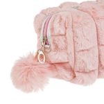 Ingrijire personala si Cosmetice - Machiaj - Portfarduri si genti cosmetice - Portfard imitatie blana, model pompon, culoare roz, dimensiuni 20x 10x 11cm - Infinity.ro