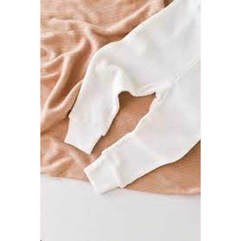 Fashion, accesorii si bijuterii - Copii - Imbracaminte copii - Treninguri si compleuri copii - Set 3 piese: bluzita cu maneca lunga, pantaloni lungi si caciulita din bumbac organic si modal - Ecru, BabyCosy (Marime: 18-24 L - Infinity.ro