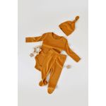 Fashion, accesorii si bijuterii - Copii - Imbracaminte copii - Treninguri si compleuri copii - Set 3 piese: body cu maneca lunga, pantaloni lungi cu botosei si caciulita din bumbac organic si modal - Mustar, BabyCosy (Marim - Infinity.ro