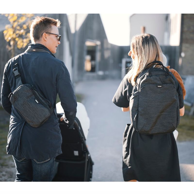 Sport si Outdoor - Articole de voiaj - Rucsacuri - Accesoriu Thule Changing Backpack - Rucsac versatil pentru a transporta toate cele necesare copilului - Infinity.ro