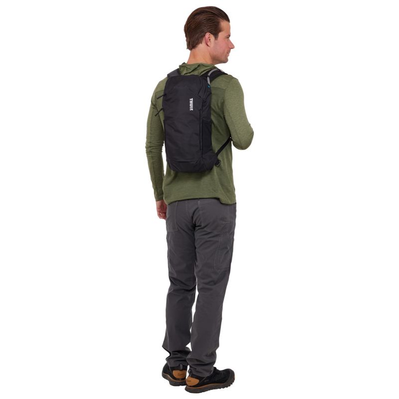 Sport si Outdoor - Articole de voiaj - Rucsacuri - Rucsac hidratare Thule AllTrail 10L, Negru - Infinity.ro