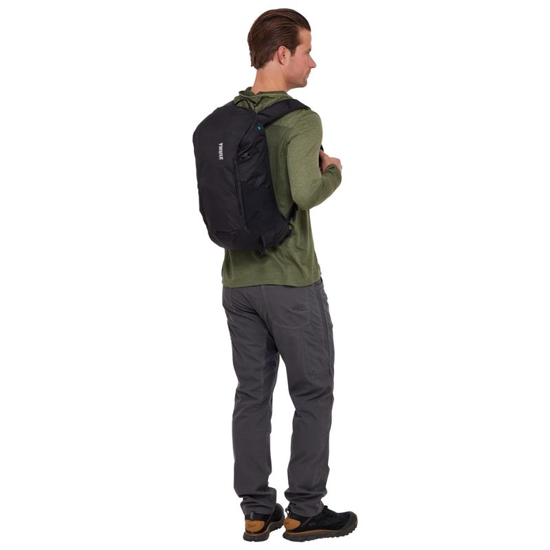 Sport si Outdoor - Articole de voiaj - Rucsacuri - Rucsac cu husa protectie Thule AllTrail 18L, Negru - Infinity.ro