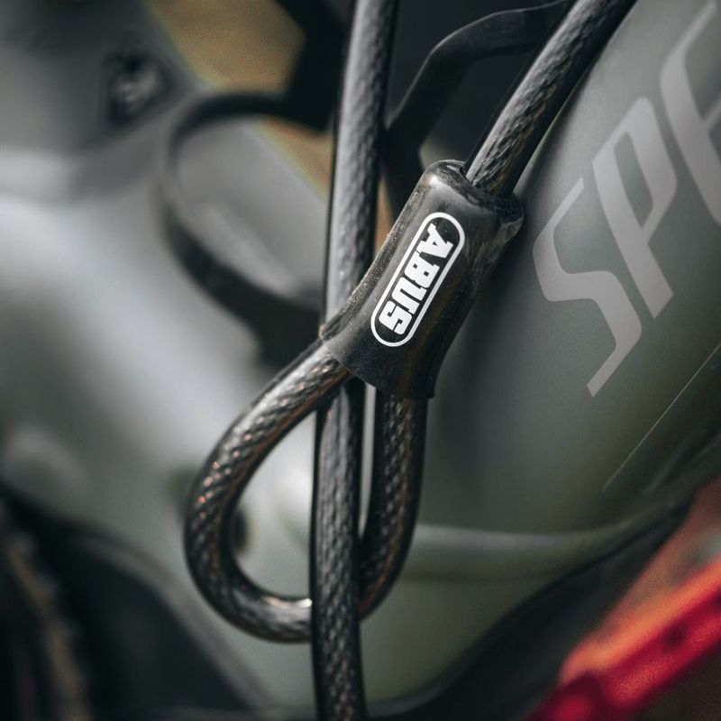 Sport si Outdoor - Ciclism - Accesorii pentru biciclete - Antifurt biciclete - Lacat Thule pentru securizare bicicleta pe suport, 150cm - Infinity.ro