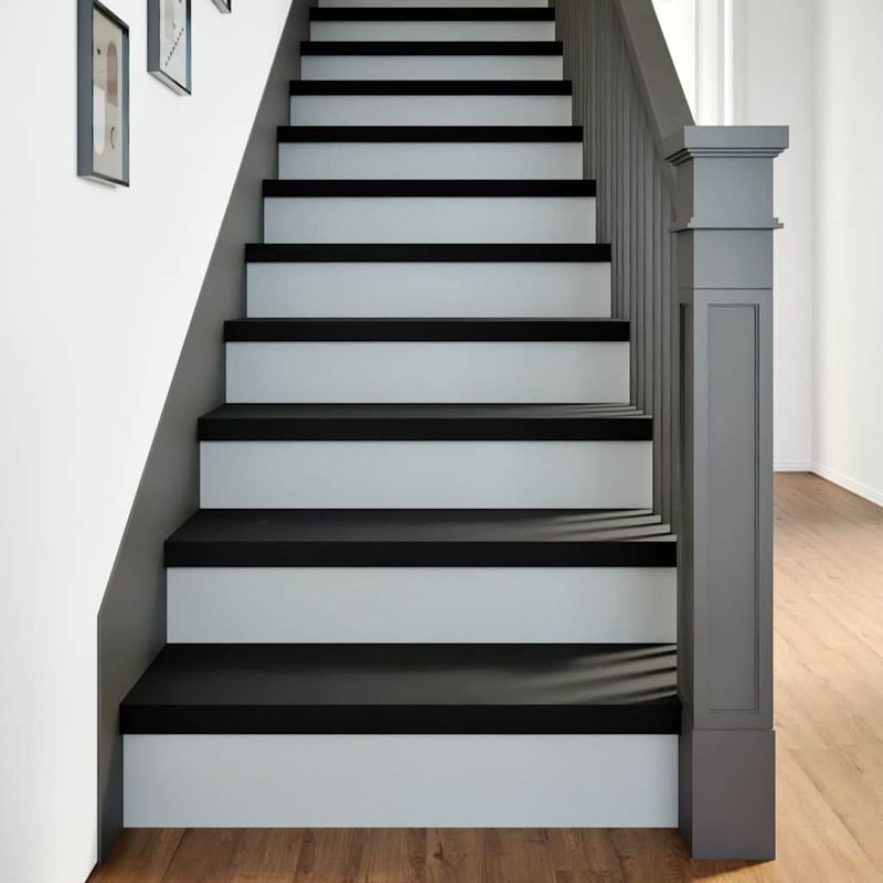 Casa si Gradina - Constructii - Scari si accesorii interioare - Accesorii scari interioare - Trepte de scara 8 buc maro inchis lemn masiv de stejar, mărime 80x30x2 cm - Infinity.ro