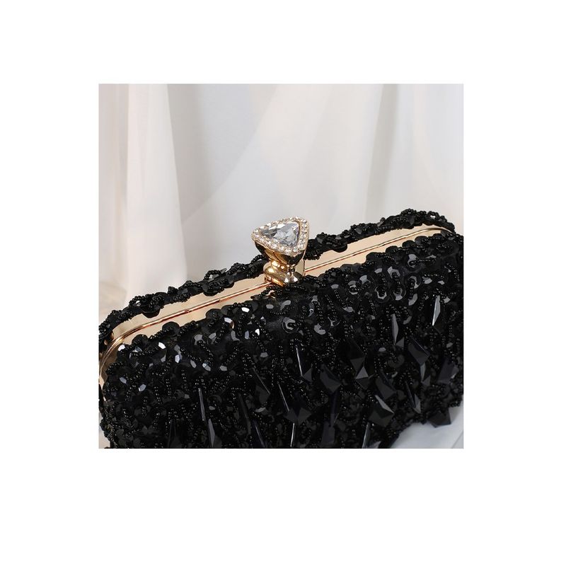 Fashion, accesorii si bijuterii - Femei - Accesorii femei - Genti si rucsacuri femei - Gentuta dama eleganta, clutch, cu margele si paiete negre, cu lantisor si maner auriu, 200x60x120mm - Infinity.ro