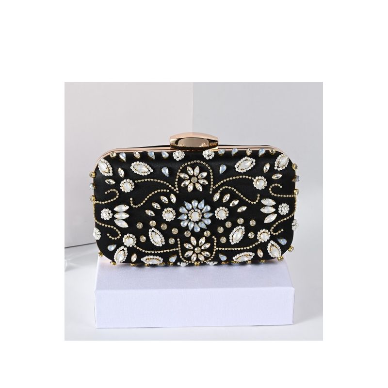 Fashion, accesorii si bijuterii - Femei - Accesorii femei - Genti si rucsacuri femei - Gentuta dama eleganta, neagra, cu pietre transparente si argintii, clutch, 200x55x115mm - Infinity.ro