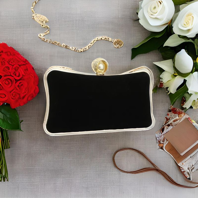 Fashion, accesorii si bijuterii - Femei - Accesorii femei - Genti si rucsacuri femei - Geanta mica dama, design elegant, tip clutch, inchidere cu perla, cu lantisor, incapatoare, Negru - Infinity.ro