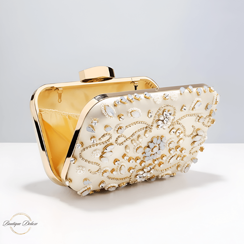 Fashion, accesorii si bijuterii - Femei - Accesorii femei - Genti si rucsacuri femei - Geanta Mica de Dama, Design Elegant, Tip Clutch, cu Aplicatii de Pietre Multicolore si Lantisor, Incapatoare, Aurie - Infinity.ro