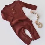 Fashion, accesorii si bijuterii - Copii - Imbracaminte copii - Salopete copii - Salopeta cu maneca lunga si pantaloni lungi din bumbac organic si modal - Caramiziu BabyCosy (Marime: 18-24 Luni) - Infinity.ro