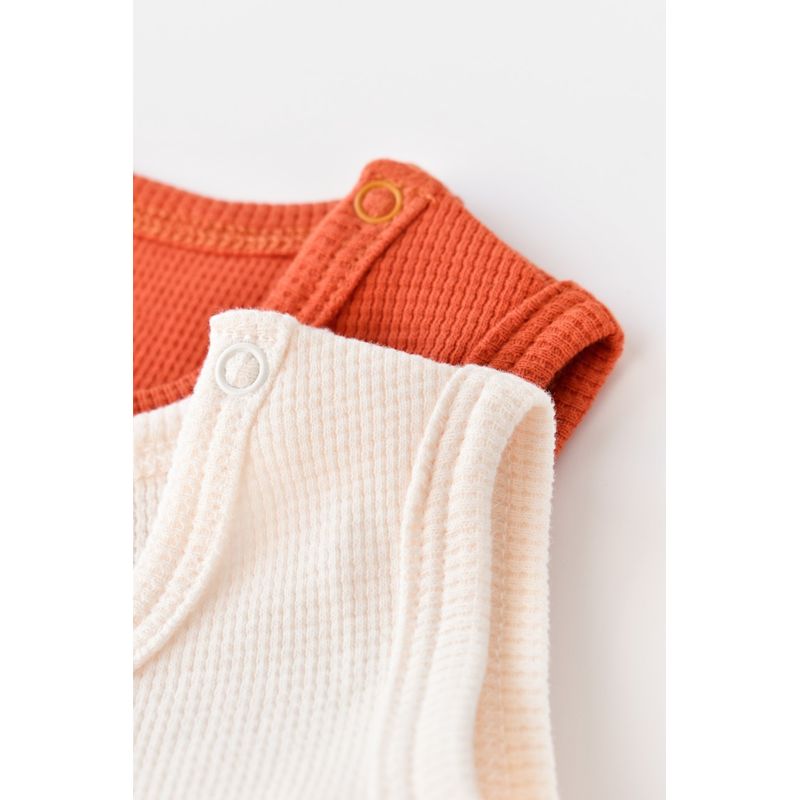 Fashion, accesorii si bijuterii - Copii - Imbracaminte copii - Body-uri copii - Set 2 body-uri fara maneci bebe unisex -100% bumbac organic -Scortisoara/Ecru, BabyCosy (Marime: 12-18 Luni) - Infinity.ro
