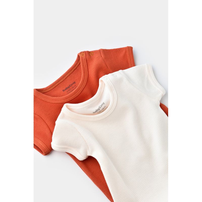Fashion, accesorii si bijuterii - Copii - Imbracaminte copii - Body-uri copii - Set 2 body-uri bebe unisex -100% bumbac organic - Scortisoara/Ecru, BabyCosy (Marime: 6-9 luni) - Infinity.ro