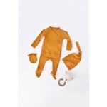 Fashion, accesorii si bijuterii - Copii - Imbracaminte copii - Treninguri si compleuri copii - Set 4 piese: bluza, pantaloni, caciulita si manusi din bumbac organic si modal - Sofran, BabyCosy (Marime: 6-9 luni) - Infinity.ro