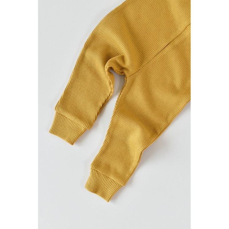 Fashion, accesorii si bijuterii - Copii - Imbracaminte copii - Treninguri si compleuri copii - Set 3 piese: bluzita cu maneca lunga, pantaloni lungi si caciulita din bumbac organic si modal - Sofran, BabyCosy (Marime: 6-9 l - Infinity.ro