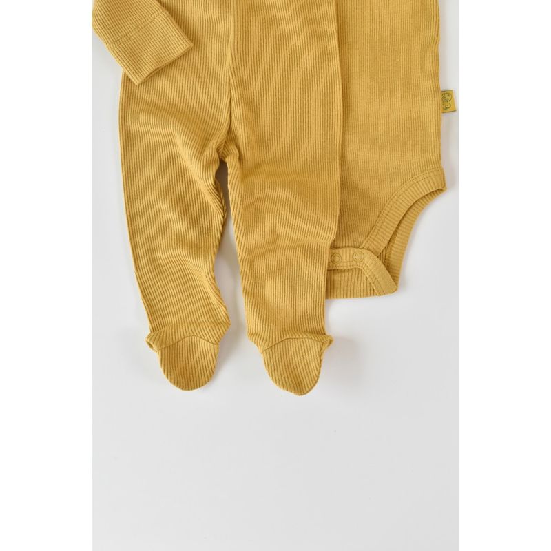 Fashion, accesorii si bijuterii - Copii - Imbracaminte copii - Treninguri si compleuri copii - Set 3 piese: body cu maneca lunga, pantaloni lungi cu botosei si caciulita din bumbac organic si modal - Sofran, BabyCosy (Marim - Infinity.ro