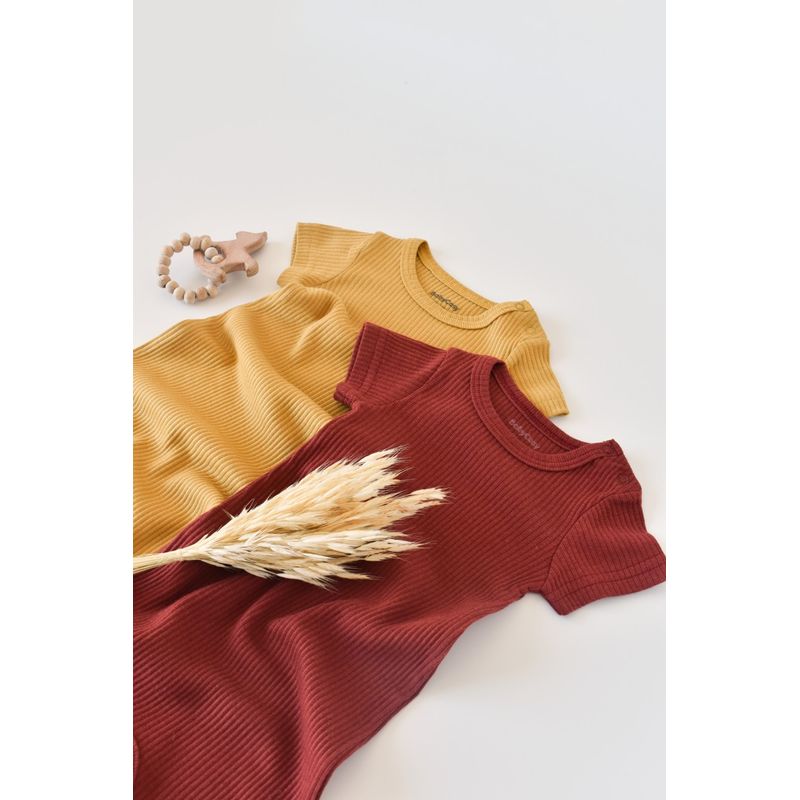 Fashion, accesorii si bijuterii - Copii - Imbracaminte copii - Salopete copii - Set de 2 salopetele cu maneca scurta din bumbac organic si modal - Caramiziu/ Sofran BabyCosy (Marime: 18-24 Luni) - Infinity.ro
