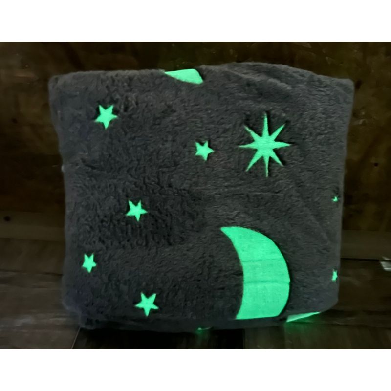 Casa si Gradina - Textile si covoare - Pături și cuverturi - Pături - Patura cu steluta si luna fosforescente, gri, 127 x 152 cm, Glow In The Dark, Vivo, TC294 - Infinity.ro