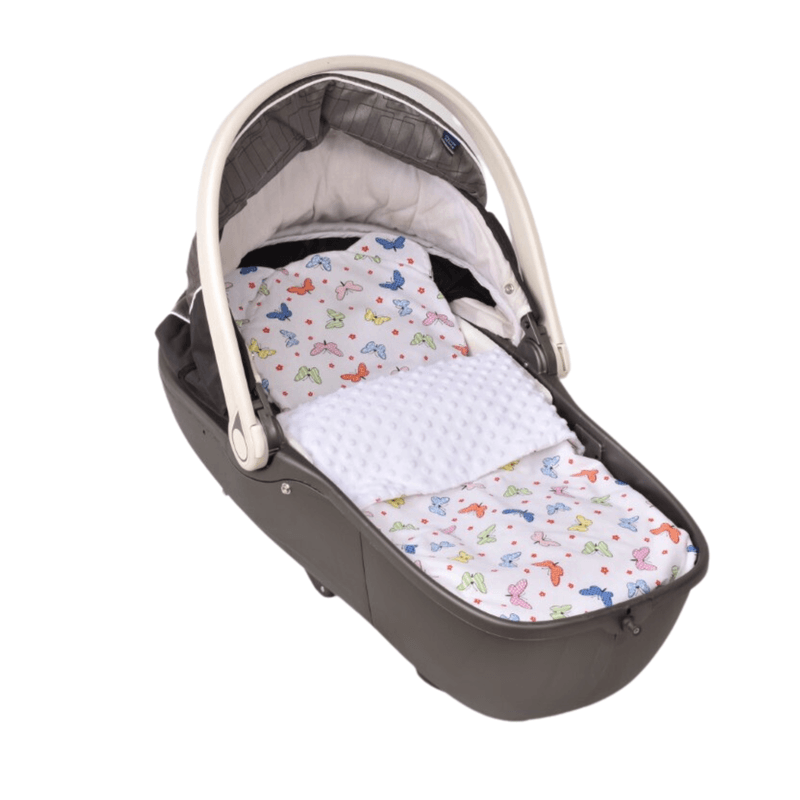 Casa si Gradina - Textile si covoare - Lenjerii de pat - Lenjerii copii - Lenjerie 2 piese cosulet si landou model fluturasi si plus alb - Infinity.ro