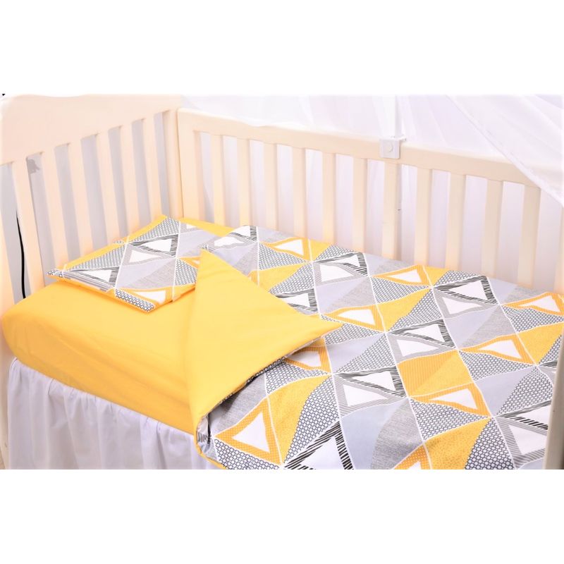 Casa si Gradina - Textile si covoare - Lenjerii de pat - Lenjerii copii - Lenjerie 3 piese model Forme Geometrice + Protectie impermeabila patut 120x60 cm - Infinity.ro