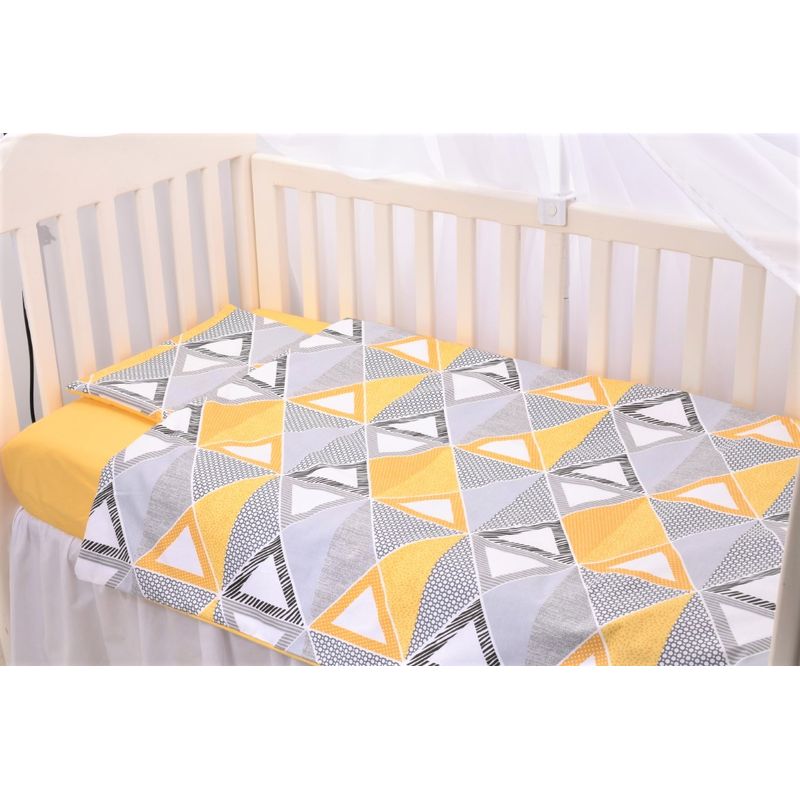 Casa si Gradina - Textile si covoare - Lenjerii de pat - Lenjerii copii - Lenjerie 3 piese model Forme Geometrice + Protectie impermeabila patut 120x60 cm - Infinity.ro