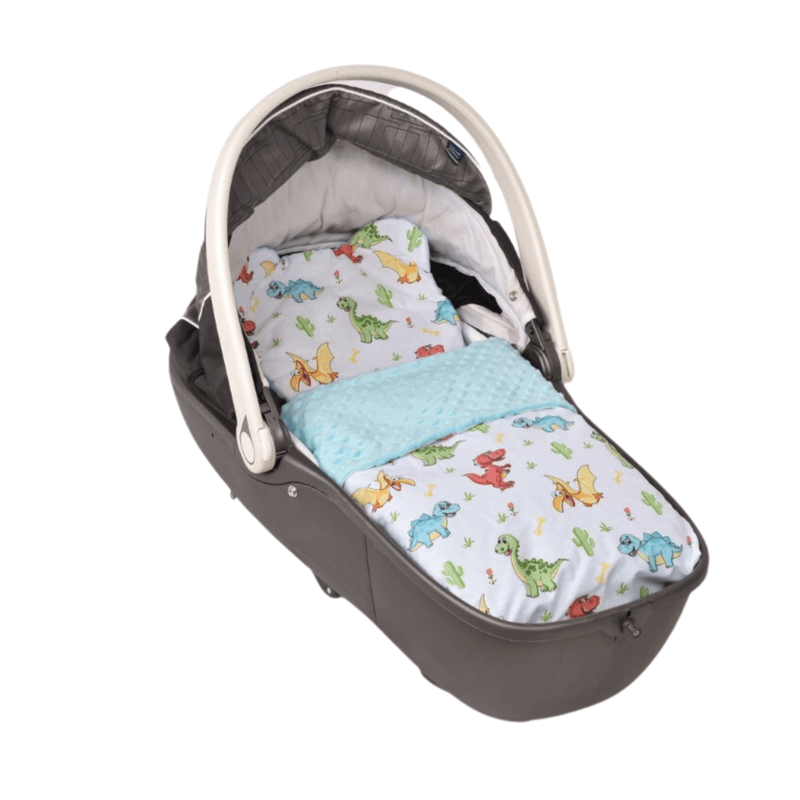 Casa si Gradina - Textile si covoare - Lenjerii de pat - Lenjerii copii - Lenjerie 2 piese cosulet si landou model dinozauri si plus bleu - Infinity.ro