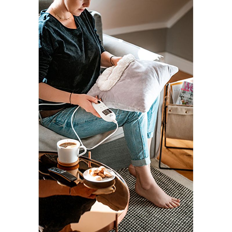 Ingrijire personala si Cosmetice - Sanatate si wellness - Articole wellness - Incalzitoare corporale - Incalzitor electric tip pernuta pentru maini Adler AD 7412, 45 W - Infinity.ro