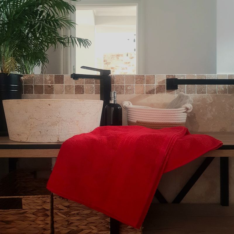 Casa si Gradina - Textile si covoare - Textile baie - Prosoape - Prosop baie Rise Jacquard - 100% Bumbac, 50x90 cm, 500g/mp, rosu - Infinity.ro