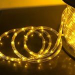 Casa si Gradina - Decoratiuni - Decoratiuni de sezon - Instalatie de Craciun tip Furtun luminos Led, 600 Leduri, Alb Cald, 25 m, alimentator inclus - Infinity.ro