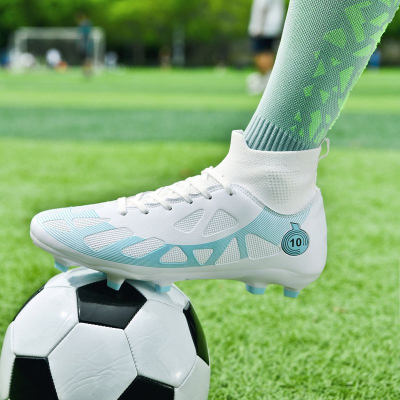 Sport si Outdoor - Echipament Sportiv - Incaltaminte sport - Pantofi sport - Ghete de fotbal MBrands, 8.2 cu glezna, crampoane, culoarea alb 35 - Infinity.ro