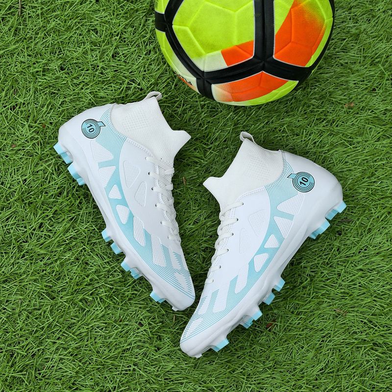 Sport si Outdoor - Echipament Sportiv - Incaltaminte sport - Pantofi sport - Ghete de fotbal MBrands, 8.2 cu glezna, crampoane, culoarea alb 39 - Infinity.ro