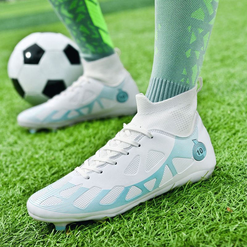 Sport si Outdoor - Echipament Sportiv - Incaltaminte sport - Pantofi sport - Ghete de fotbal MBrands, 8.2 cu glezna, crampoane, culoarea alb 39 - Infinity.ro