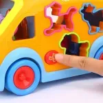 Jucarii, Copii si Bebe - Jucarii si jocuri - Jucarii bebelusi - Jucarii interactive bebelusi - Camion cu forme, sunete si lumini pentru bebelusi - Infinity.ro