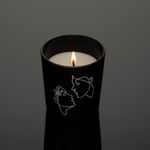 Casa si Gradina - Decoratiuni - Aromaterapie si lumanari - Lumanari si candele - Lumanare parfumata, model fete albe, culoare alb si negru, diametru 7 x 8cm - Infinity.ro
