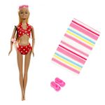 Jucarii, Copii si Bebe - Jucarii si jocuri - Papusi si accesorii - Papusi - Papusa manechin, betty, 30cm, costum de baie rosu cu buline, ochelari fucsia, prosop dungi, slapi roz, set 4 accesorii - Infinity.ro
