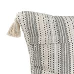 Casa si Gradina - Textile si covoare - Lenjerii de pat - Fete de perna - Fata de perna decorativa, model cu dungi si ciucuri, bumbac, ecru gri, 43 x 42cm - Infinity.ro