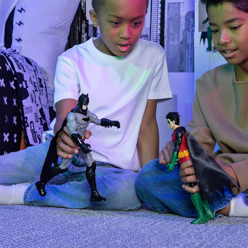 Jucarii, Copii si Bebe - Jucarii si jocuri - Figurine - Figurina actiune spin master, batman, 30 cm, capa textila, articulatii mobile, gri-negru - Infinity.ro