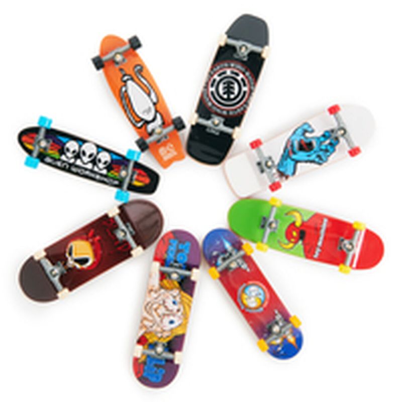 Jucarii, Copii si Bebe - Jucarii si jocuri - Vehicule si jucarii cu telecomanda - Masinute - Skateboard jucarie pentru degete Spin Master 6067138 8 Piese - Infinity.ro