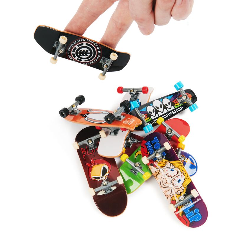 Jucarii, Copii si Bebe - Jucarii si jocuri - Vehicule si jucarii cu telecomanda - Masinute - Skateboard jucarie pentru degete Spin Master 6067138 8 Piese - Infinity.ro