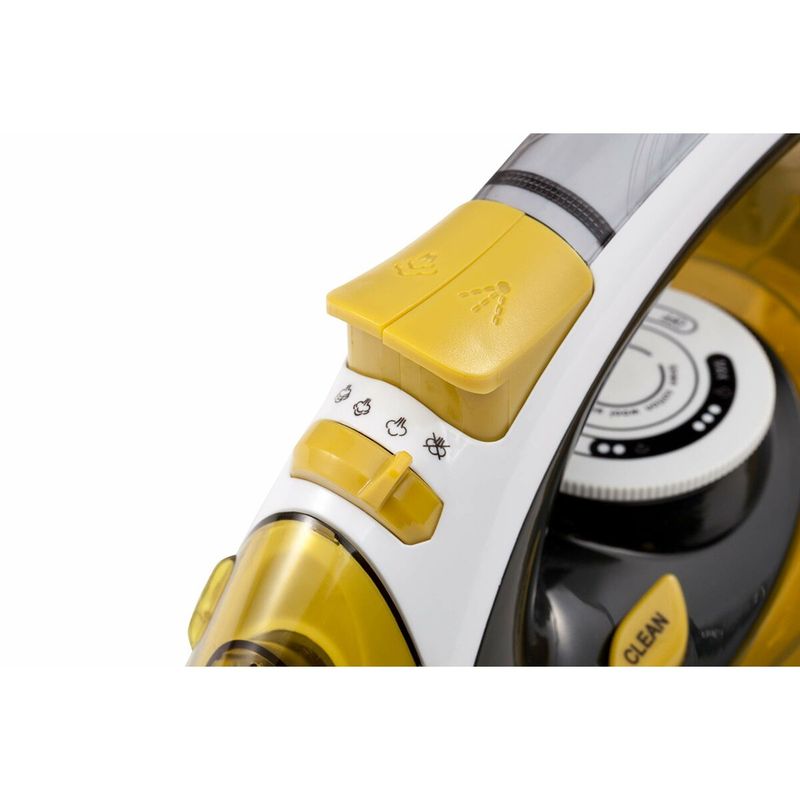 Electronice si Electrocasnice - Ingrijirea tesaturilor - Aparate de calcat cu aburi - Fier de calcat cu talpa ceramica Camry CR 5029, Putere 2000-2400 W - Infinity.ro