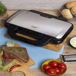 Electronice si Electrocasnice - Electrocasnice bucatarie - Preparare paine - Sandwich-maker - Aparat pentru Sandvisuri Adler AD 3043 Negru Multicolor 1300 W - Infinity.ro