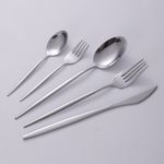 Casa si Gradina - Bucatarie si vesela - Vesela si tacamuri - Cutite si seturi de cutite - Set cutite masa, slim, otel inoxidabil, lame zimtate, 22cm, 3 bucati - Infinity.ro