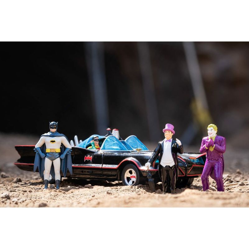 Jucarii, Copii si Bebe - Jucarii si jocuri - Vehicule si jucarii cu telecomanda - Masinute - Masina Batman Batmóvil 1966 Classic 19 cm - Infinity.ro