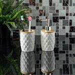 Casa si Gradina - Sanitare - Suporturi si accesorii baie - Dispensere - Dozator sapun lichid, alb, ceramic, capac bambus, model diamond, capacitate 340ml - Infinity.ro