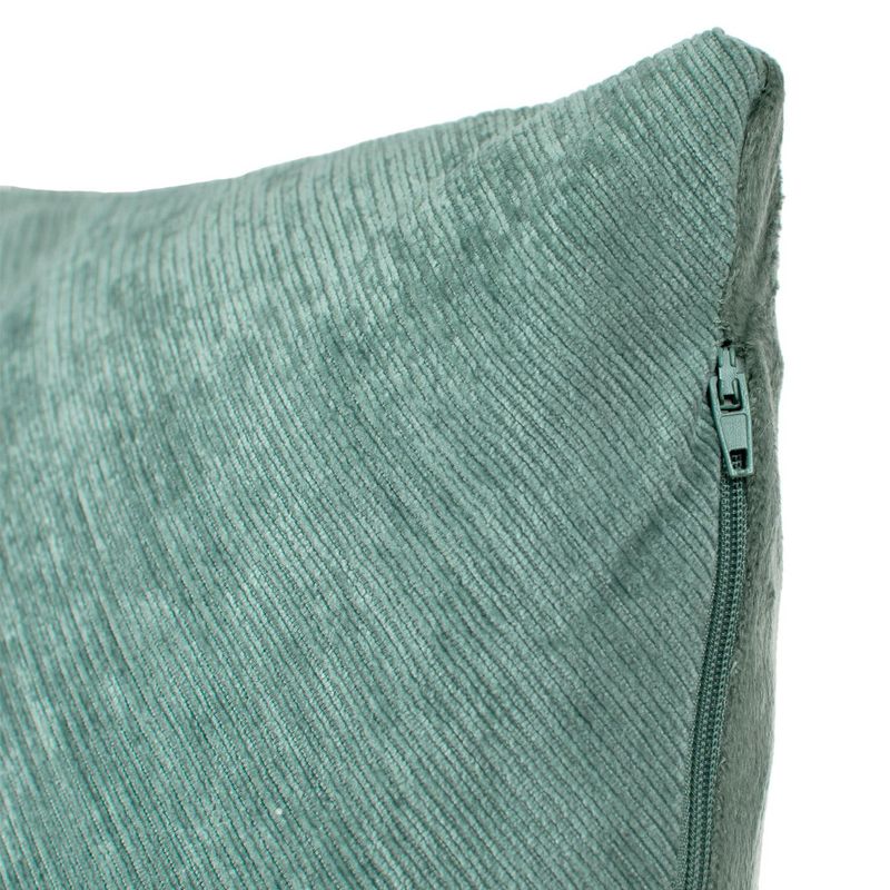 Casa si Gradina - Textile si covoare - Perne si pilote - Perne decorative - Perna decorativa chenille, model dungi reliefate, verde menta, 70x 30cm - Infinity.ro