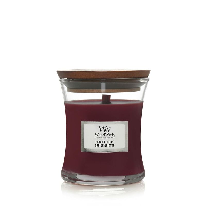 Casa si Gradina - Decoratiuni - Aromaterapie si lumanari - Lumanari si candele - Lumanare Parfumata Woodwick Black Cherry 275 ml - Infinity.ro