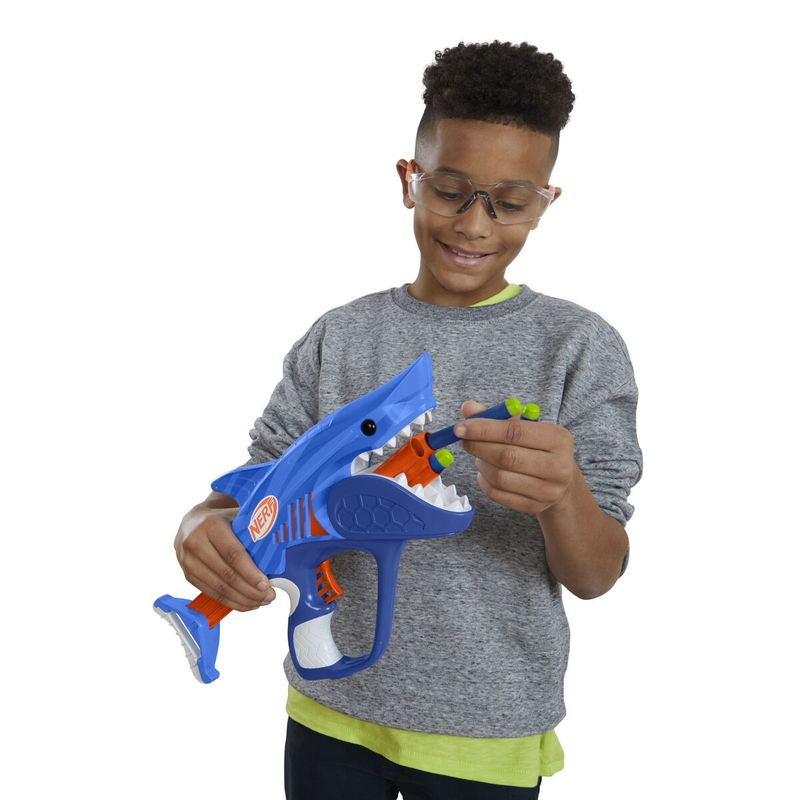 Jucarii, Copii si Bebe - Jucarii si jocuri - Jucarii de rol - Arme de jucarie - Pistol cu Sageti Hasbro Nerf Sharkfire 23 x 40 cm - Infinity.ro