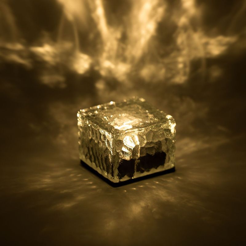 Casa si Gradina - Corpuri si surse de iluminat - Iluminat exterior - Felinare - Felinar solar cub, model crystal, transparent, 7 x 7 x 5cm - Infinity.ro