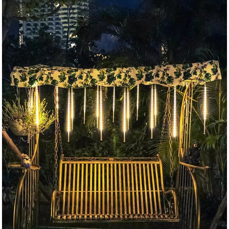 Casa si Gradina - Decoratiuni - Decoratiuni de sezon - Set cu 2 Instalatii Luminoase Craciun cu 8 Meteori, 4m Lungime Instalatie, 80 cm Lungime Meteor Rece - Infinity.ro