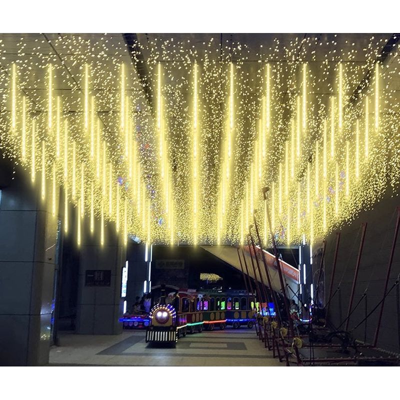 Casa si Gradina - Corpuri si surse de iluminat - Iluminat exterior - Instalatii luminoase exterior - Set cu 3 Instalatii Luminoase Craciun cu 8 Meteori, 4m Lungime Instalatie, 30 cm Lungime Meteor - Infinity.ro