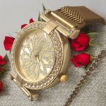 Fashion, accesorii si bijuterii - Femei - Bijuterii femei - Ceasuri femei - Set ceas casual de dama cu bratara inclusa, mecanism quartz, display analog, bratara aurie, inchidere magnetica - Infinity.ro