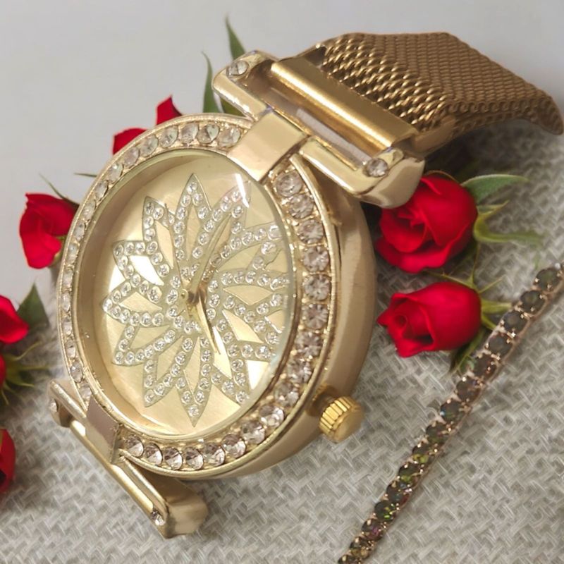 Fashion, accesorii si bijuterii - Femei - Bijuterii femei - Ceasuri femei - Set ceas casual de dama cu bratara inclusa, mecanism quartz, display analog, bratara aurie, inchidere magnetica - Infinity.ro